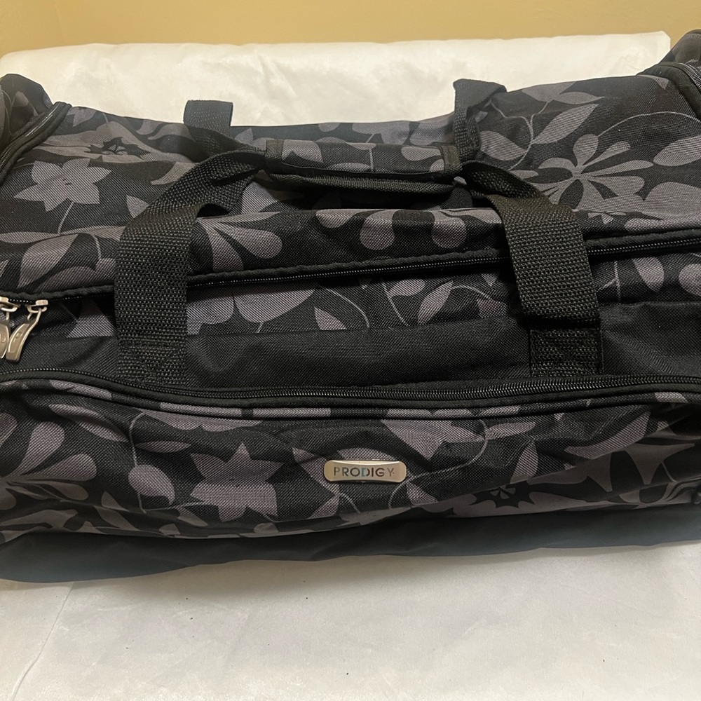 Black Floral Women's Travel Bag